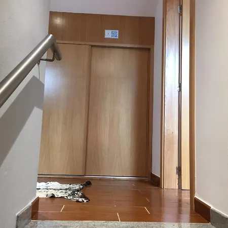 德萨布隆别墅公寓 *